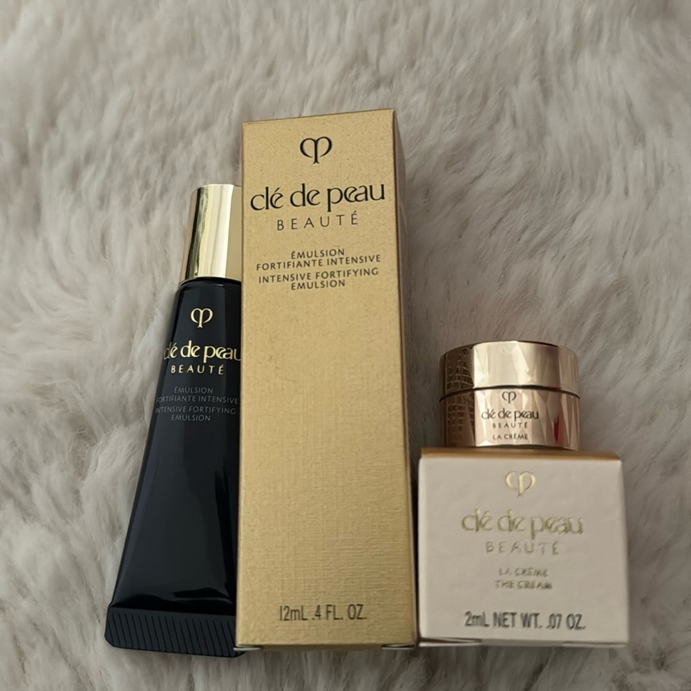 Cle de peau night emulsion and la cream set
